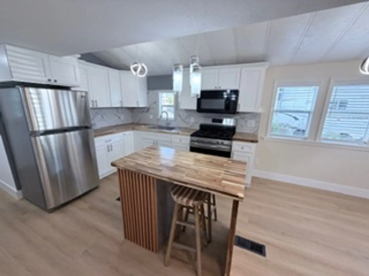 Renovated 2 bedroom 1 Bath For Rent in St Cloud — Photo 4
