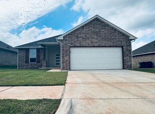 16305 Villa Valeria Way, Edmond, OK 73013