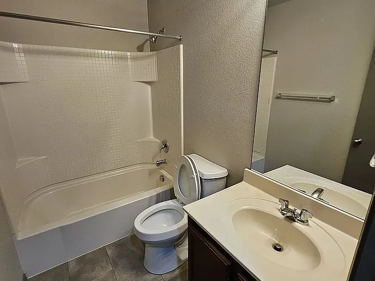 1401 Niagara Falls Ct — Photo 21