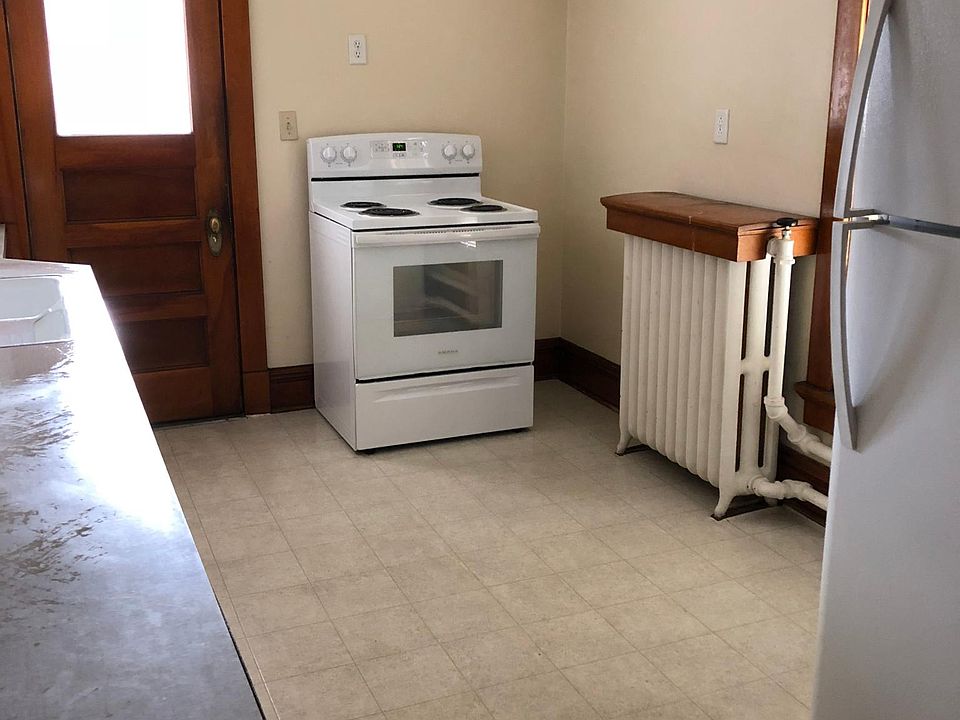 2nd image of 367 E 6th St