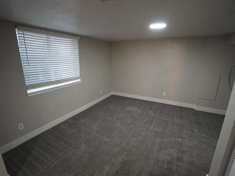 3 bed, 1.0 bath, 1212 sqft, $1,150 — Photo 7