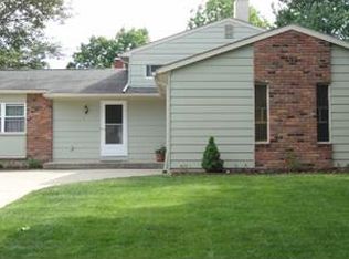 42 Chelmsford Dr, Aurora, OH 44202
