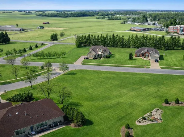 104 Waterford Dr, Bucyrus, OH 44820