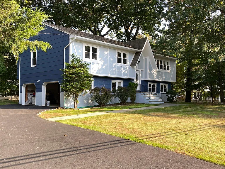 25 Cottage Pl — Photo 3