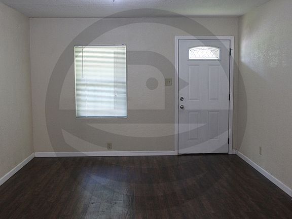 3rd image of 6704 Pecan Ave