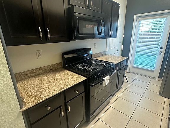3rd image of 4125 Walnut Star Ln