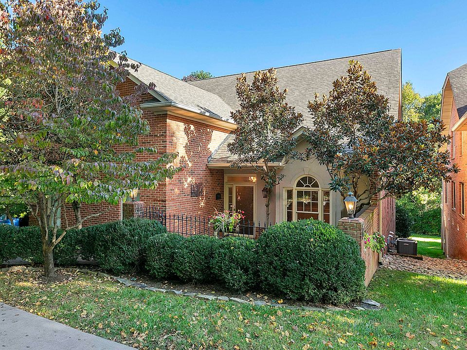1st image of 7900 Grousemoor Dr