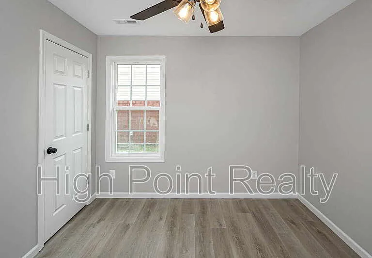 85 Smith Glen Dr — Photo 42