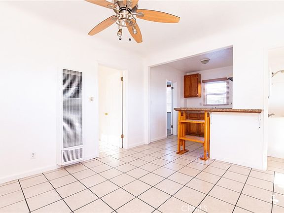 5th image of 8995 Victoria Ave