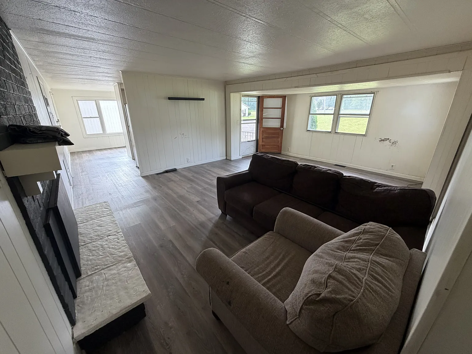 3 bed, 1.5 bath, 1290 sqft, $1,200 — Photo 3