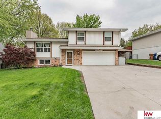 2617 Geri Dr, Bellevue, NE 68147