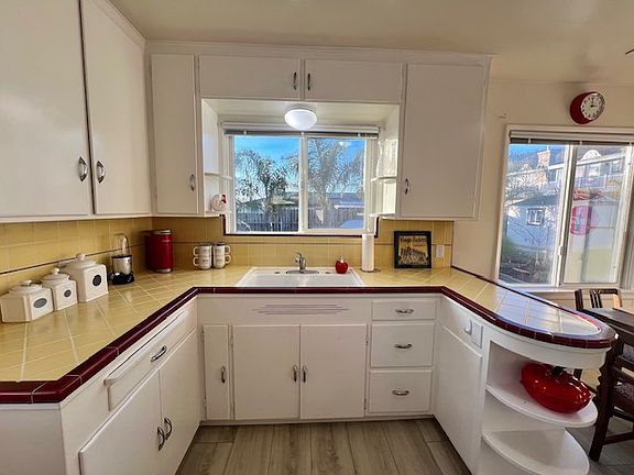2nd image of 326 Morro Ave #326