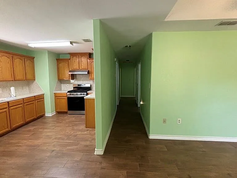 1101 W Jefferson Ave — Photo 7