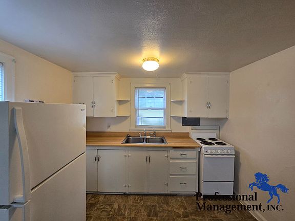4th image of 918 1/2 Custer Ave