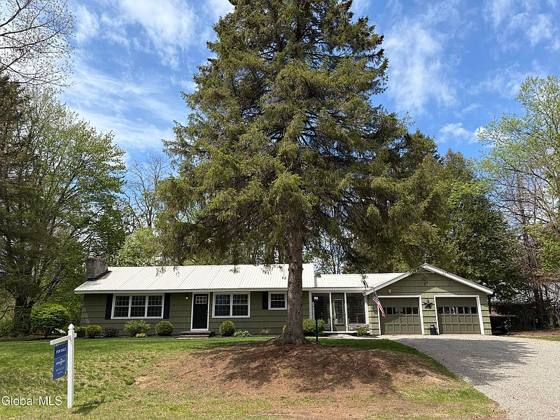3rd image of 13 Laurel Road