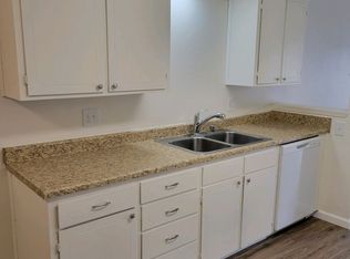 1178 Beverly Dr #F, Lemoore, CA 93245