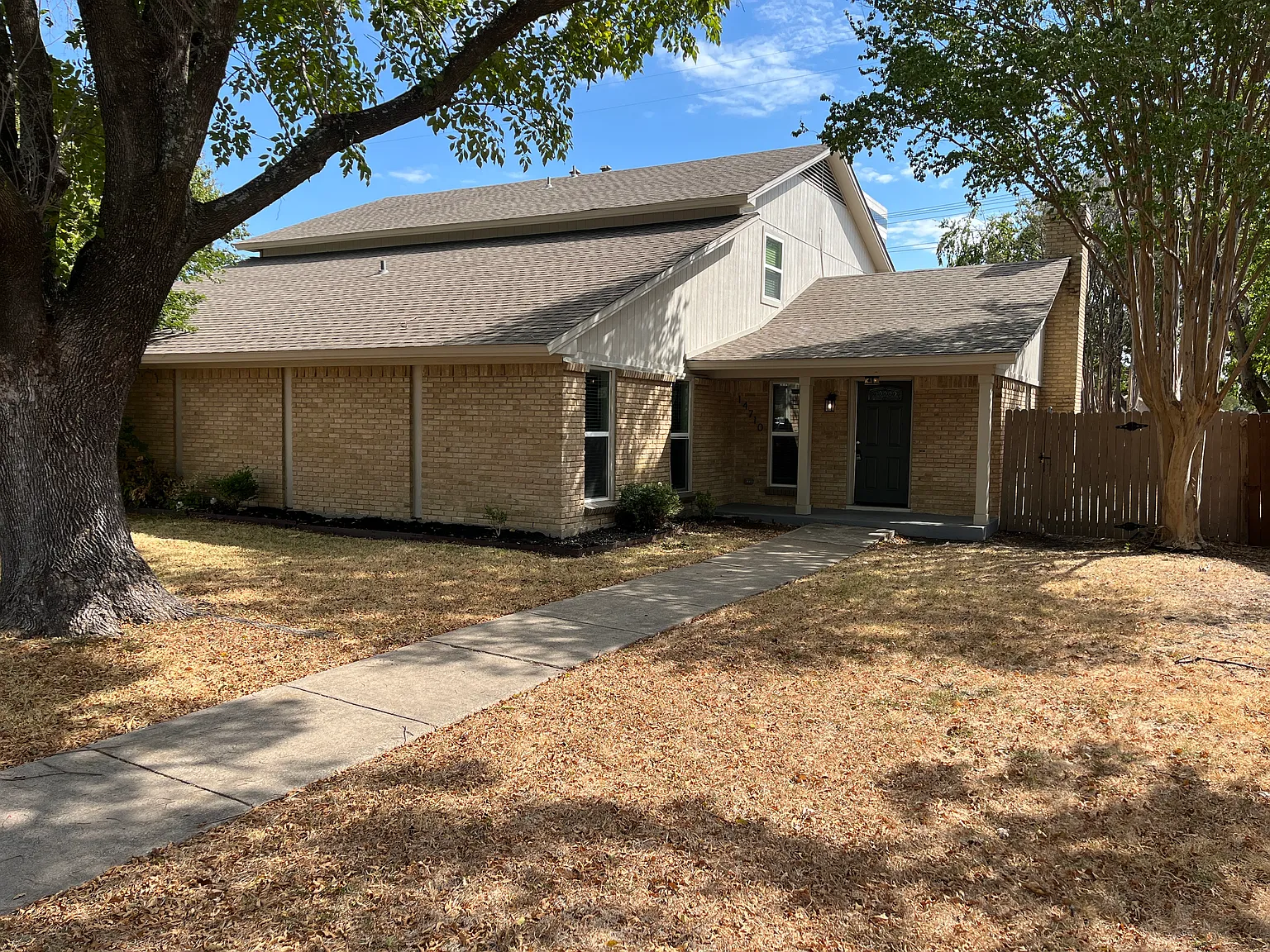 3 bed, 1888 sqft, $2,700 — Photo 2