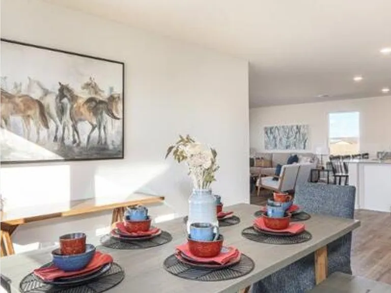 2440 Tapatio Dr — Photo 10