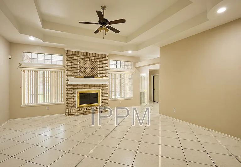 1309 Summerfield Ln — Photo 8