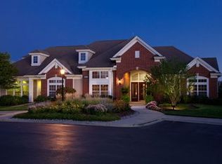 171 Lakeside Dr APT 1813, Saint Charles, IL 60174