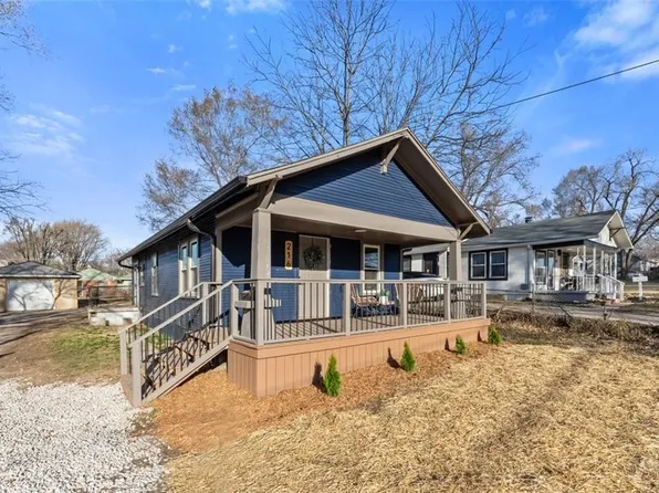 216 S Rogers St, Independence, MO 64050