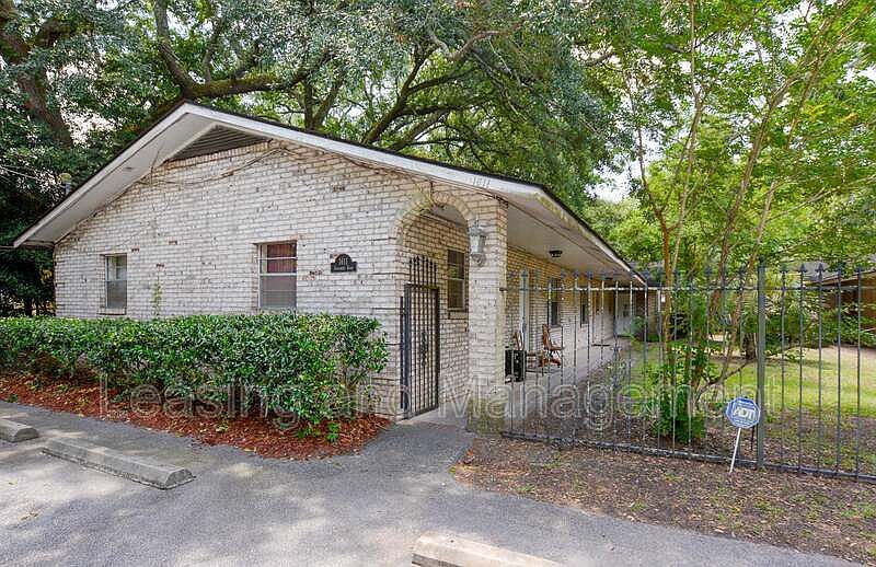 1st image of 1611 Jessamine Rd #1C