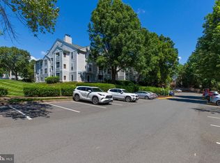 10300 Appalachian Cir APT 207, Oakton, VA
