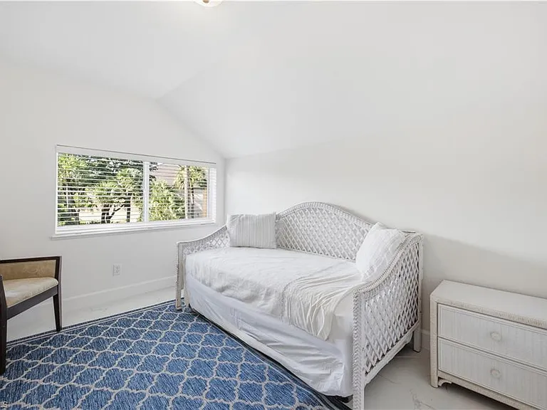 27231 Lakeway Ct — Photo 34