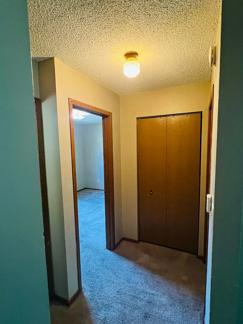 967 Boston Way — Photo 3