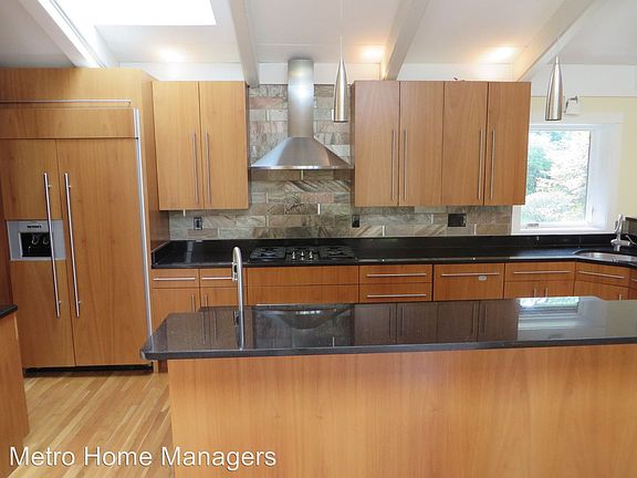 3rd image of 1606 Wrightson Dr