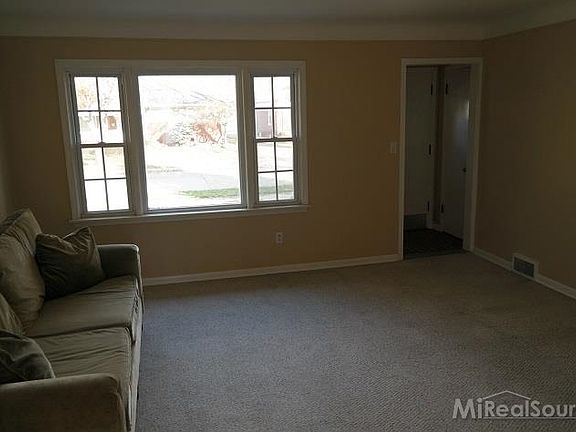 3rd image of 21000 Ardmore Park Dr