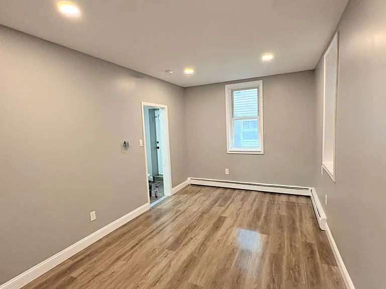 70 Main St #7R — Photo 4
