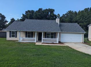 9 Connie Trl, Grantville, GA 30220