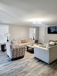 1004 Pine St, Columbia, SC, 29205
