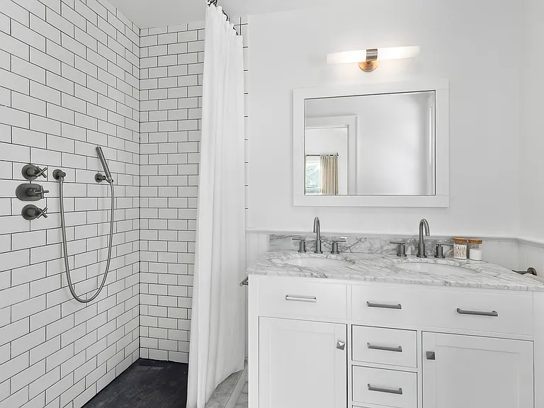 152 Ferry Rd — Photo 8