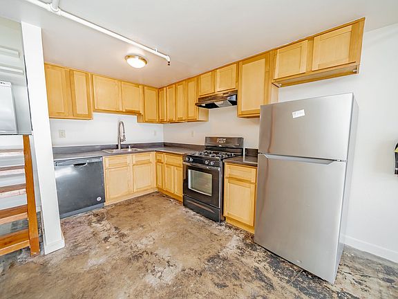5th image of 1000 43rd St APT 6