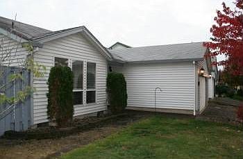 1st image of 6802 SE Moscato Ct