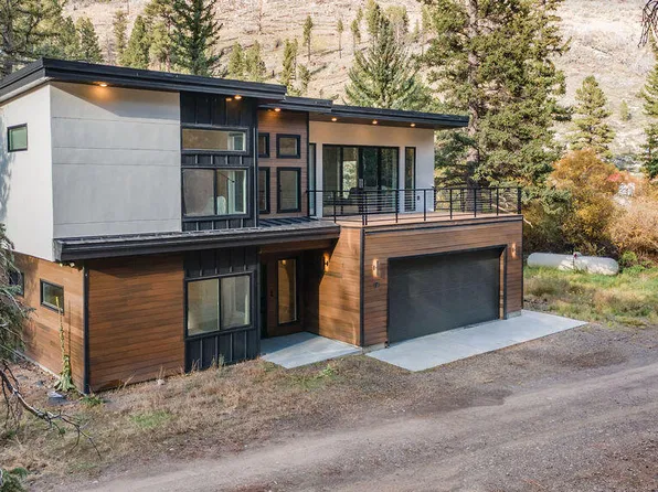 945 W Clear Creek Canyon Rd, Panguitch, UT 84759