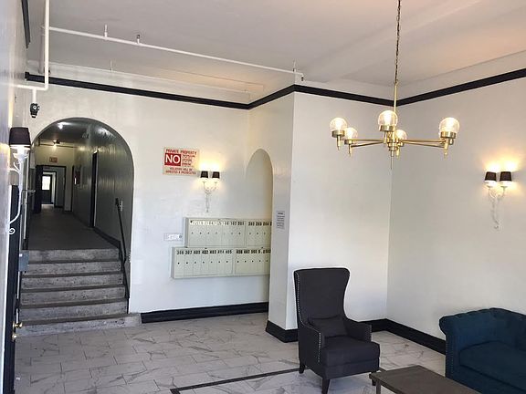5th image of 758 S Ardmore Ave APT 503