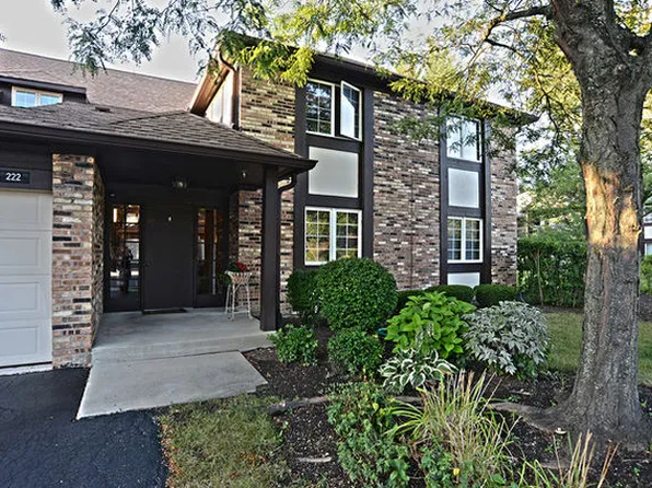 222 Stanhope Dr Unit A, Willowbrook, IL 60527