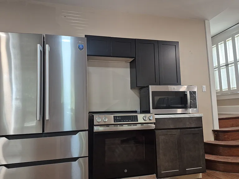 1911 Sils Ave — Photo 2