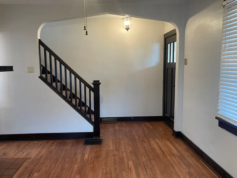 3934 Hoosac St #1 — Photo 22