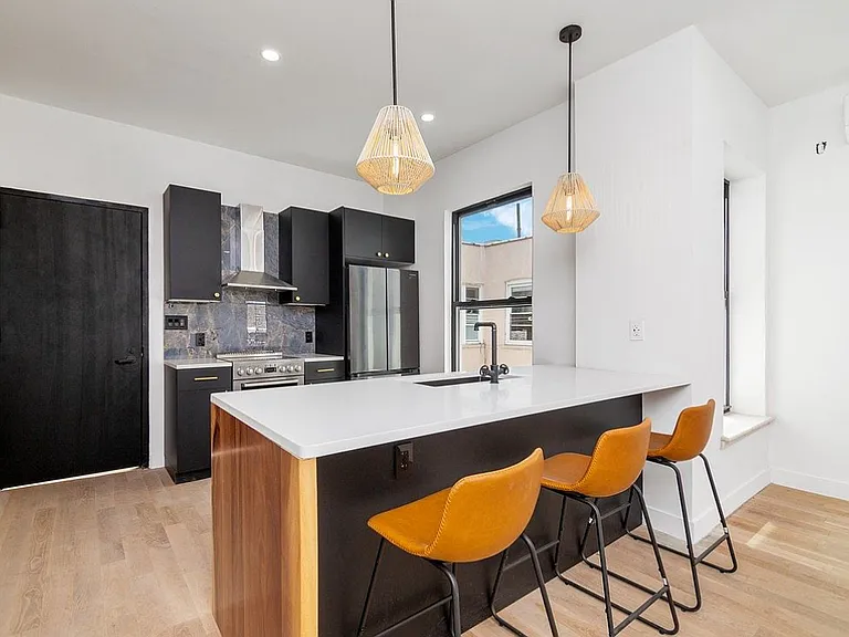 25-09 34th St #PENTHOUSE — Photo 7