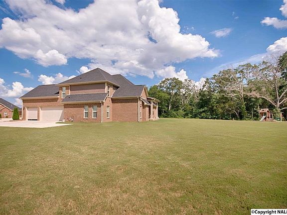 5th image of 201 Woodgrove Dr