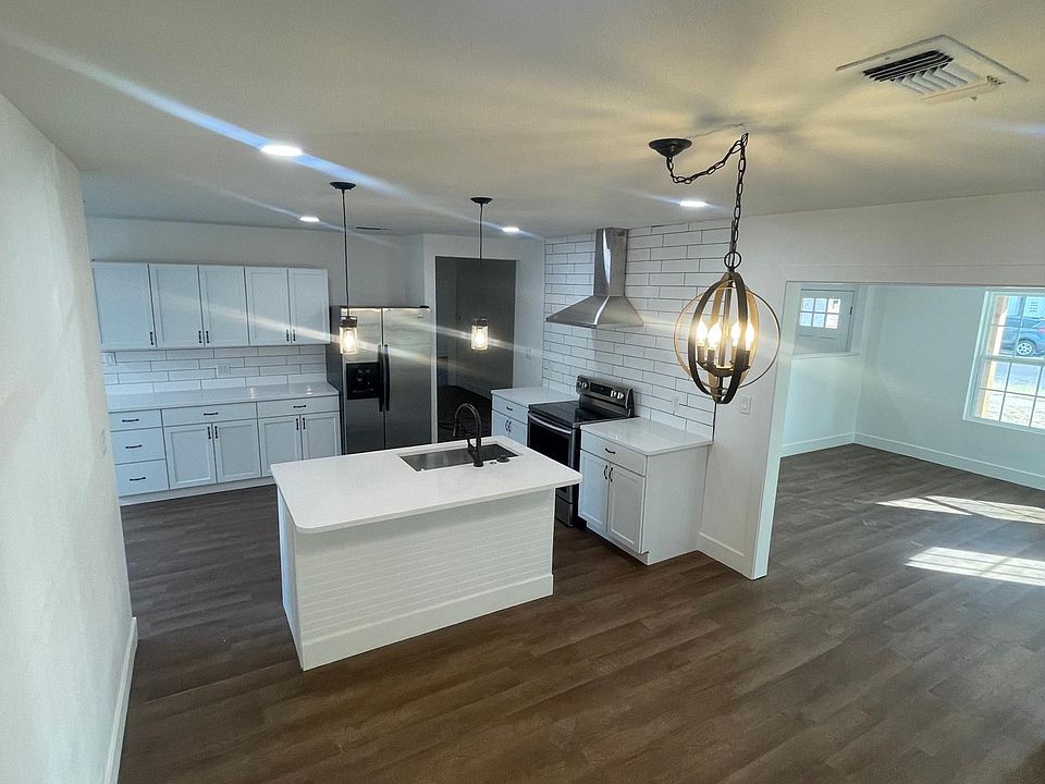beautiful open concept kitchen and dinning