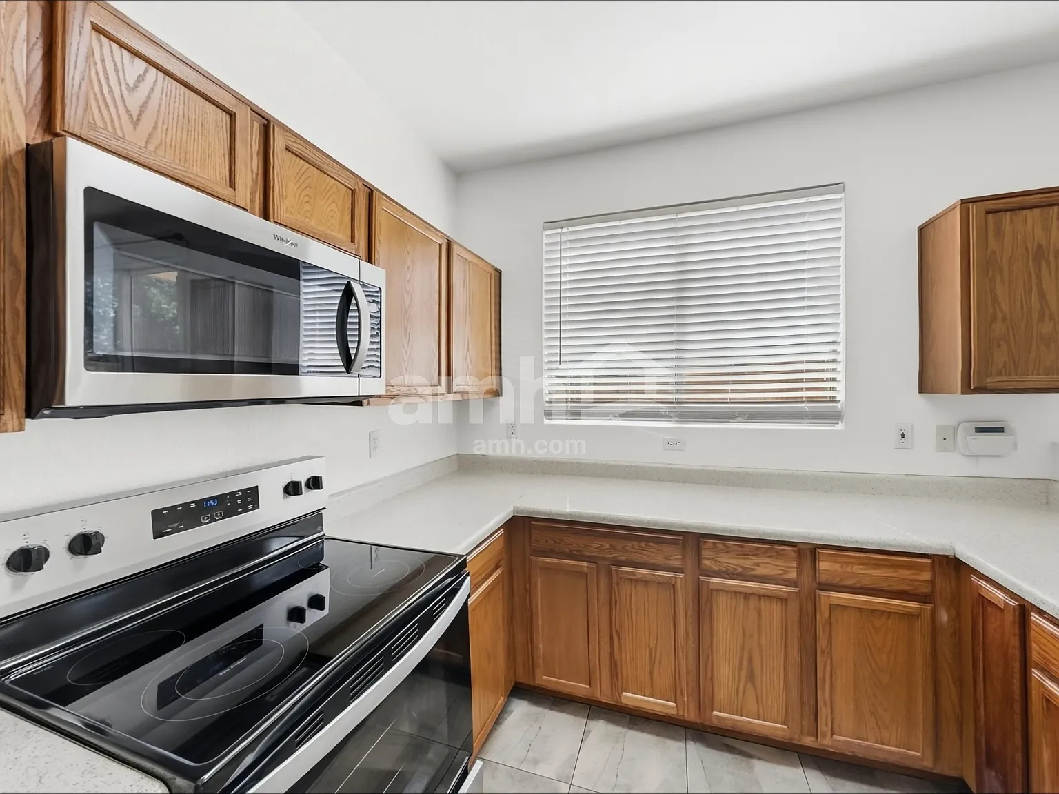 4 bed, 2.5 bath, 2380 sqft, $2,180 — Photo 3