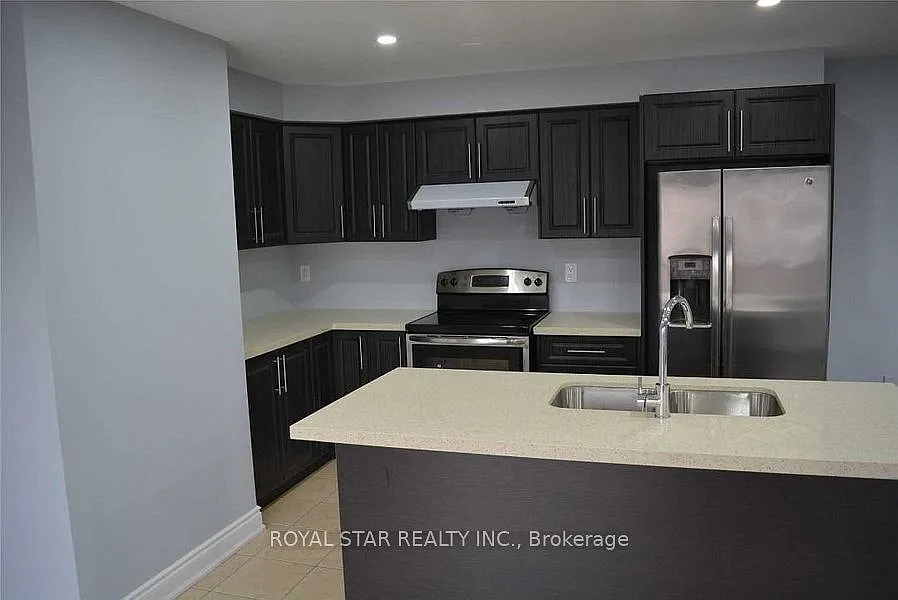 3 bed, $2,850 — Photo 2
