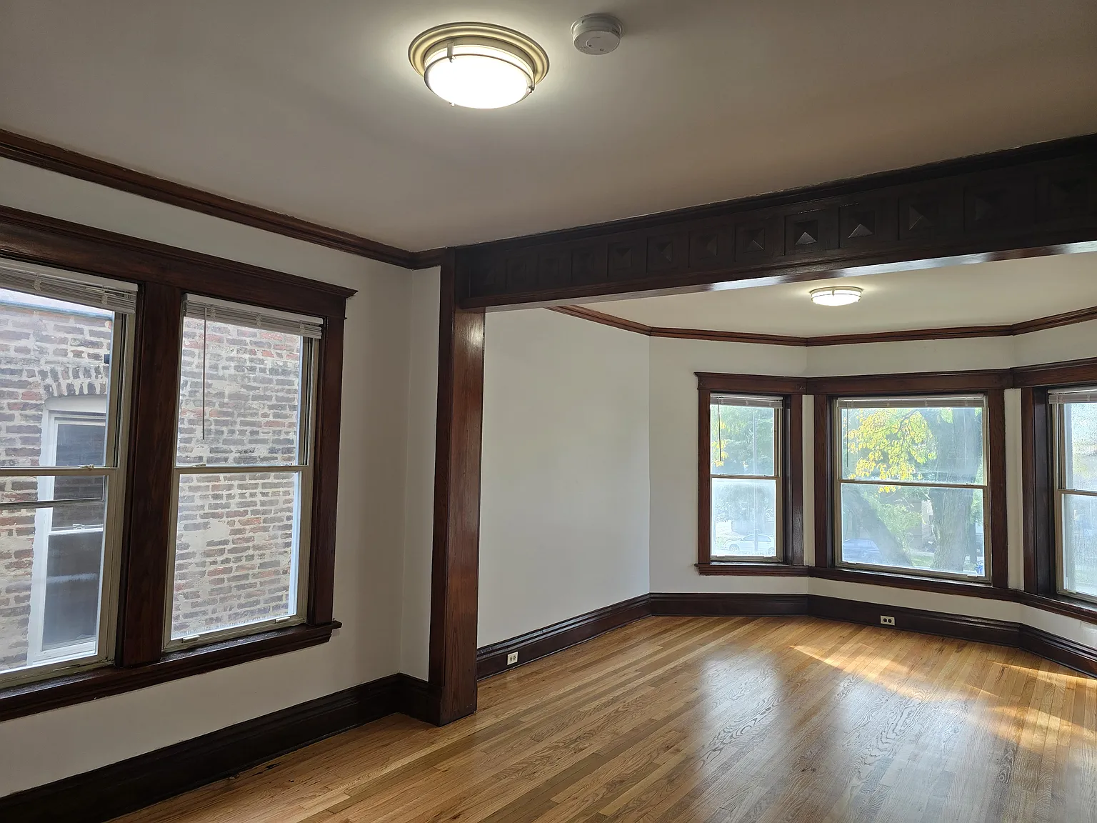 3 bed, 1200 sqft, $1,950 — Photo 3