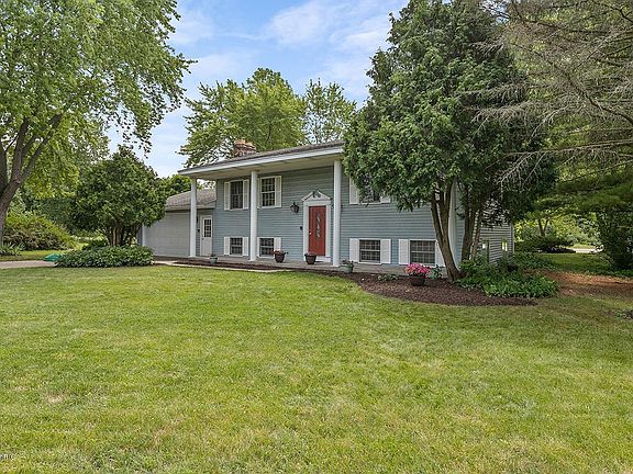 3rd image of 6845 Agua Vista Ct NE