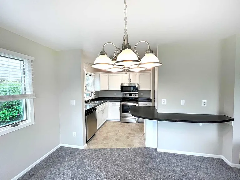 Dining Rooms with Chandeliers